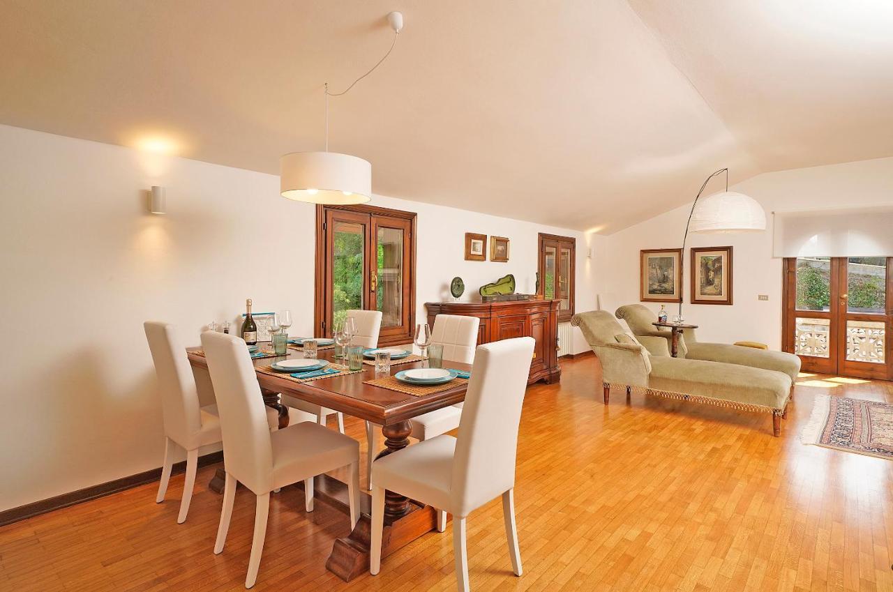 Valle Fiorita 42 - View Apartment Gardone Riviera